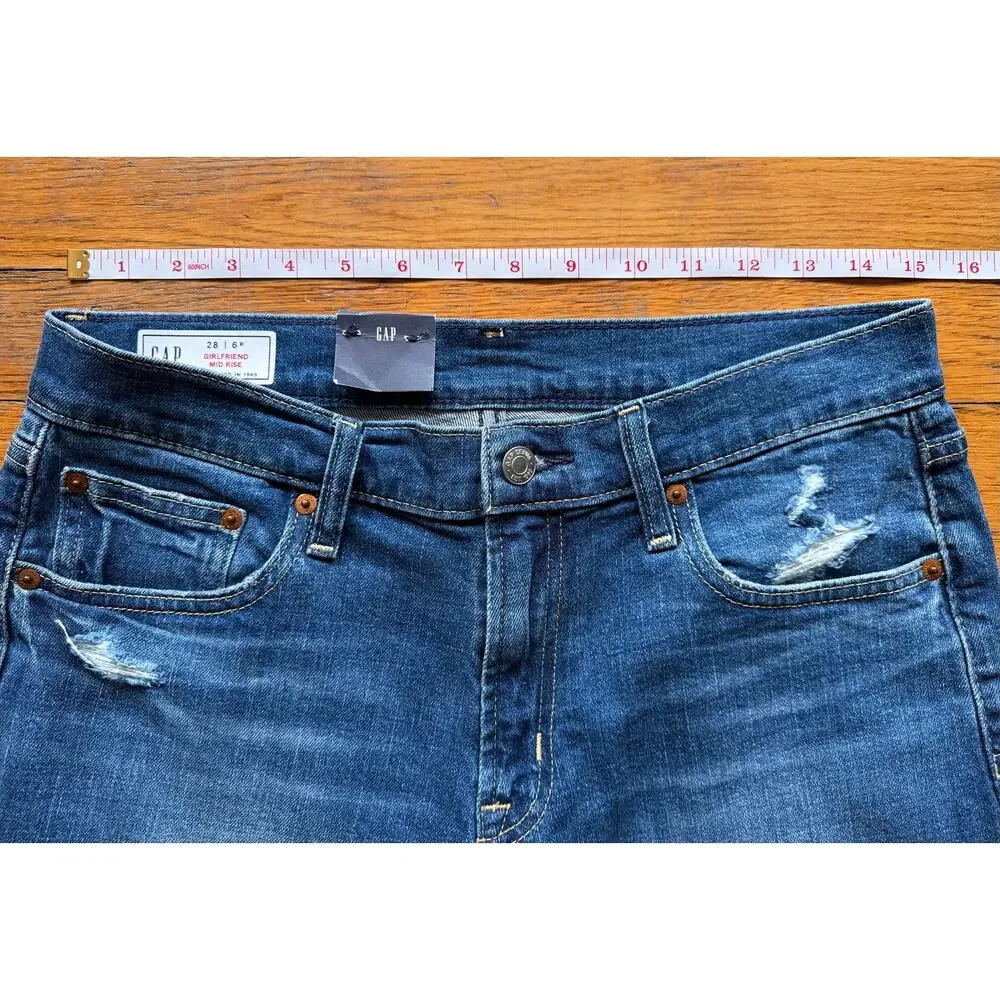 GAP ‘Girlfriend Mid Rise’ Jeans Womens sz 28/6R (NWT)